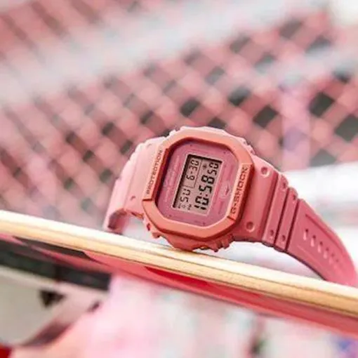 ساعت مچی زنانه جی شاک کاسیو مدل G-SHOCK DW-5610SL-4A4DR