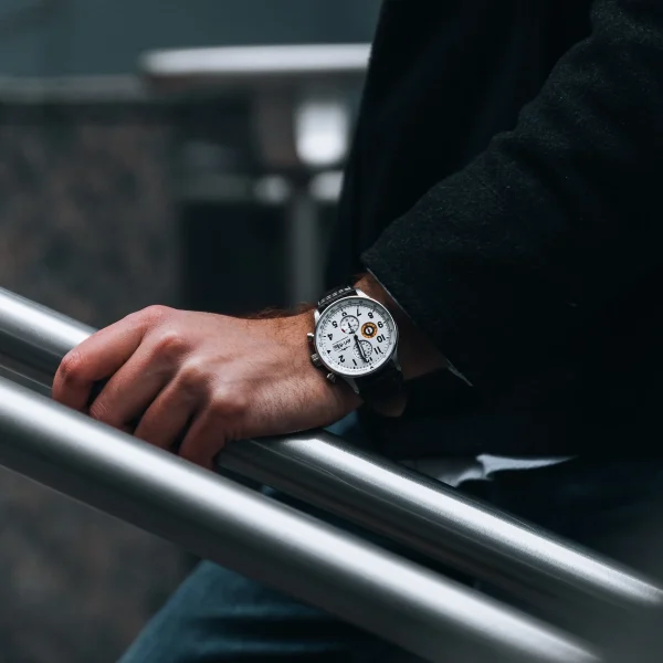 ساعت مچی مردانه ای وی ایت AVI-8 مدل AV-4011-01