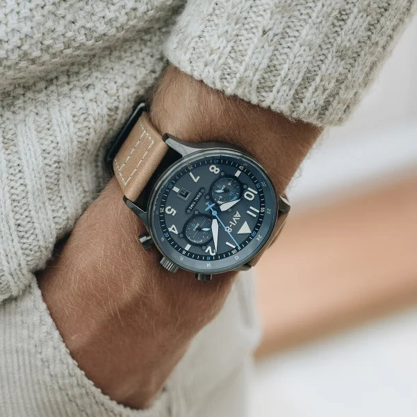 ساعت مچی مردانه ای وی ایت AVI-8 مدل AV-4088-04