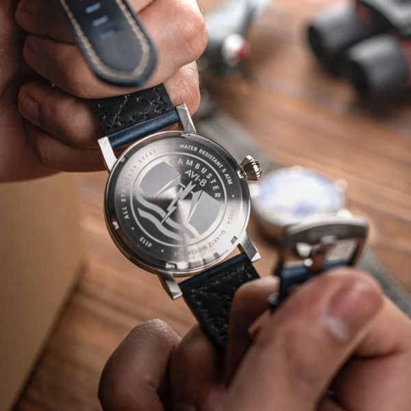 ساعت مچی اسپرت ای وی ایت AVI-8 مدل AV-4113-01