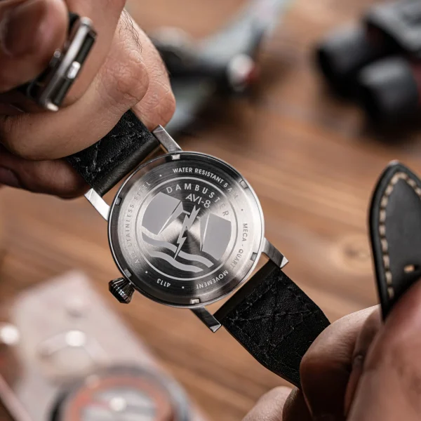 ساعت مچی اسپرت ای وی ایت AVI-8 مدل AV-4113-02