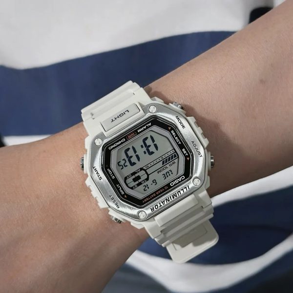 ساعت مچی اسپرت کاسیو مدل CASIO MWD-110H-8AVDF