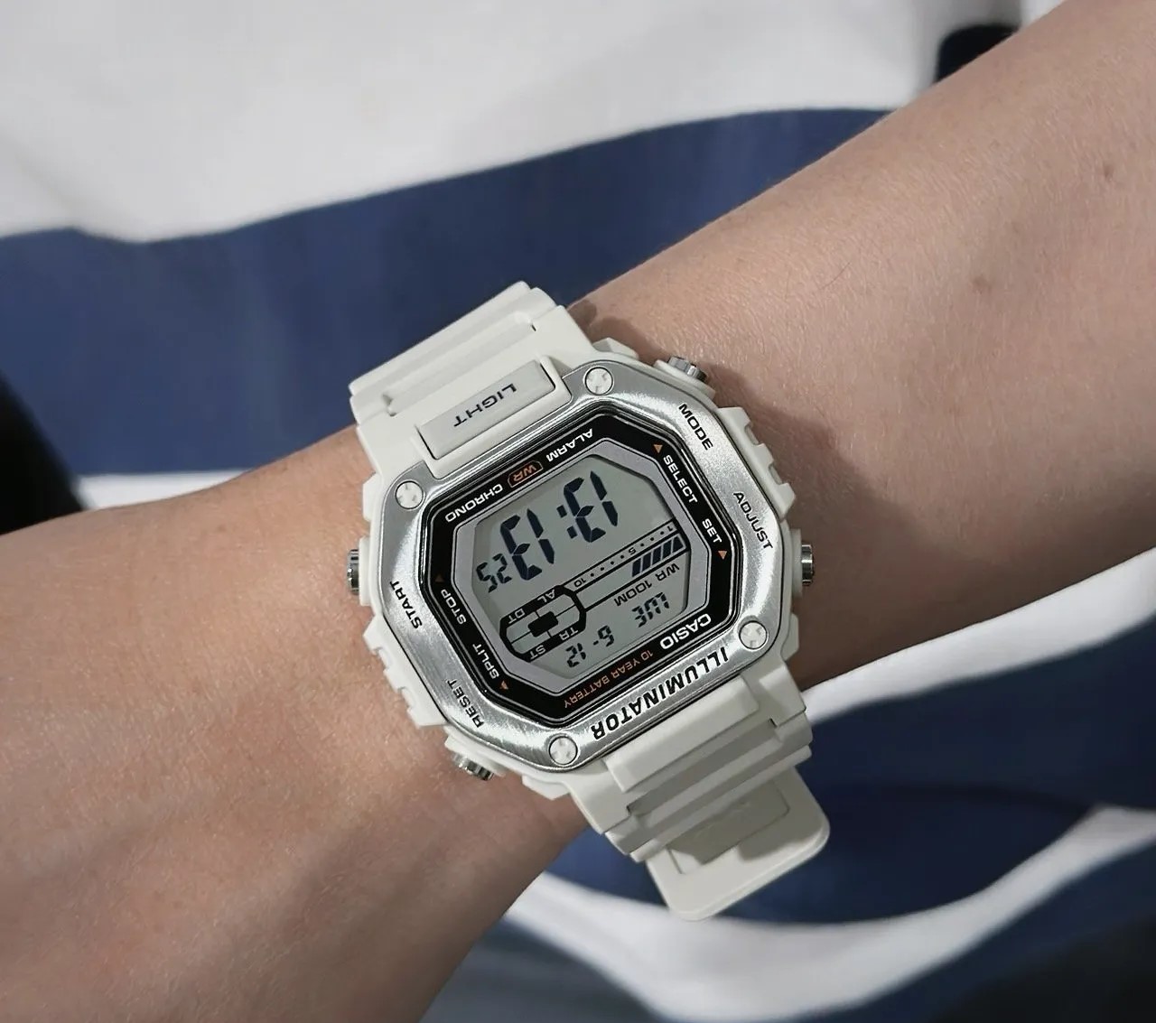 ساعت مچی اسپرت کاسیو مدل CASIO MWD-110H-8AVDF